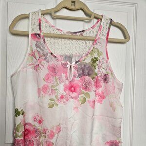 NWOT La Vie En Rose Pink Floral Inner Camisole and Shorts in Floral Size M
